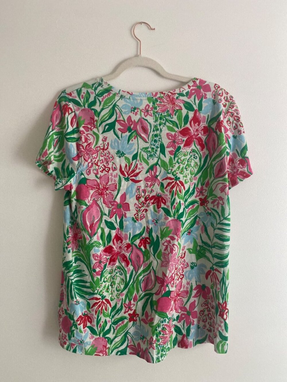 Lilly Pulitzer Floral Print 100% Cotton Blue, Green, Pink T-Shirt Women’s Size M - Picture 3 of 5